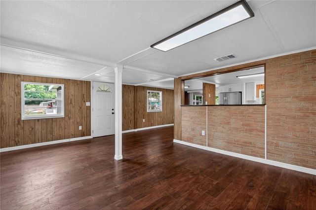 16141 3RD STREET, Umatilla, FL 32784