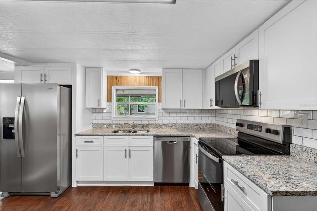 16141 3RD STREET, Umatilla, FL 32784