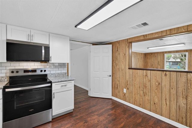 16141 3RD STREET, Umatilla, FL 32784