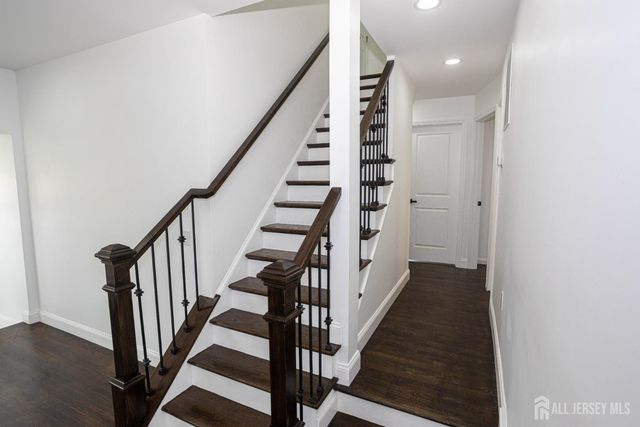 25 Menlo Avenue, Menlo Park Terrace, NJ 08840