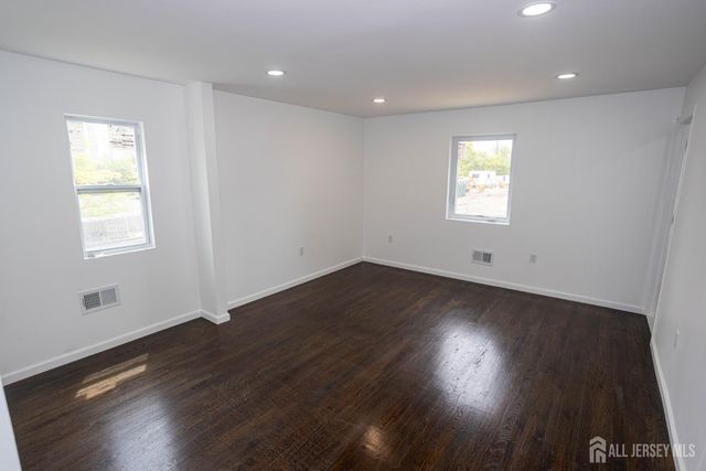 25 Menlo Avenue, Menlo Park Terrace, NJ 08840