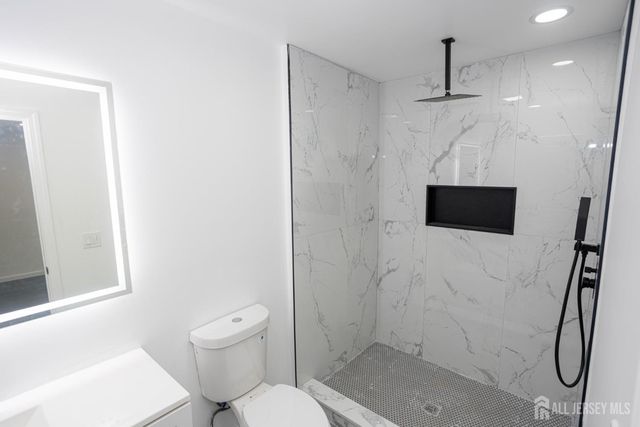 25 Menlo Avenue, Menlo Park Terrace, NJ 08840
