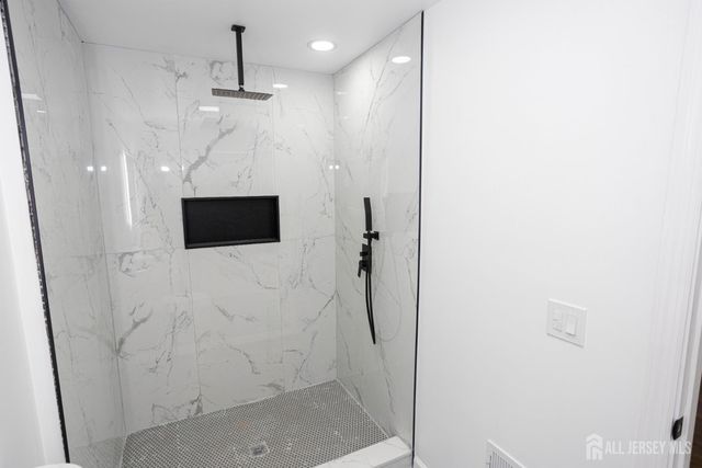 25 Menlo Avenue, Menlo Park Terrace, NJ 08840