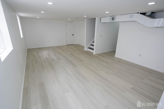 25 Menlo Avenue, Menlo Park Terrace, NJ 08840