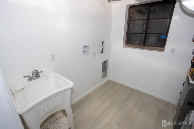 25 Menlo Avenue, Menlo Park Terrace, NJ 08840