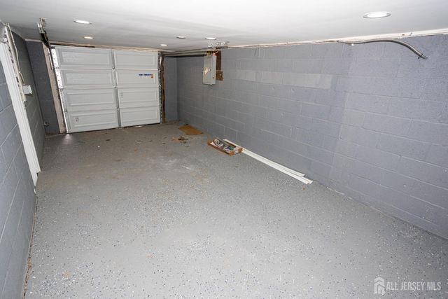 25 Menlo Avenue, Menlo Park Terrace, NJ 08840