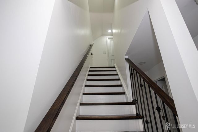 25 Menlo Avenue, Menlo Park Terrace, NJ 08840