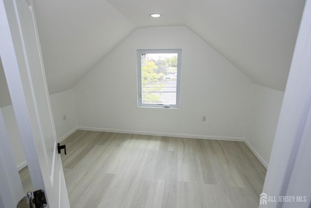 25 Menlo Avenue, Menlo Park Terrace, NJ 08840