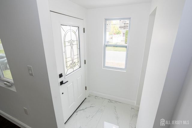 25 Menlo Avenue, Menlo Park Terrace, NJ 08840