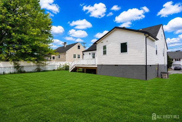25 Menlo Avenue, Menlo Park Terrace, NJ 08840
