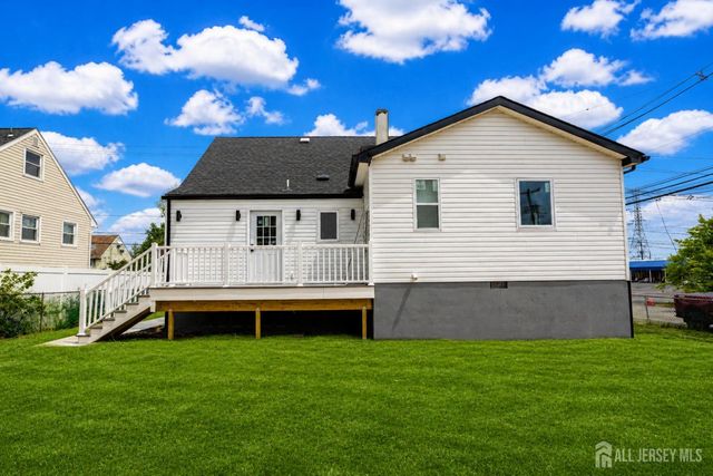 25 Menlo Avenue, Menlo Park Terrace, NJ 08840