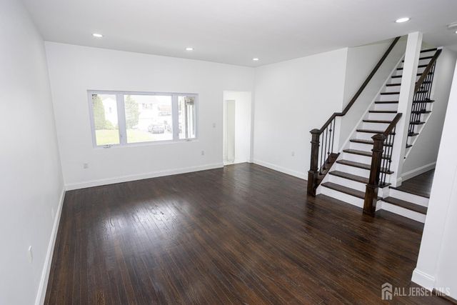 25 Menlo Avenue, Menlo Park Terrace, NJ 08840