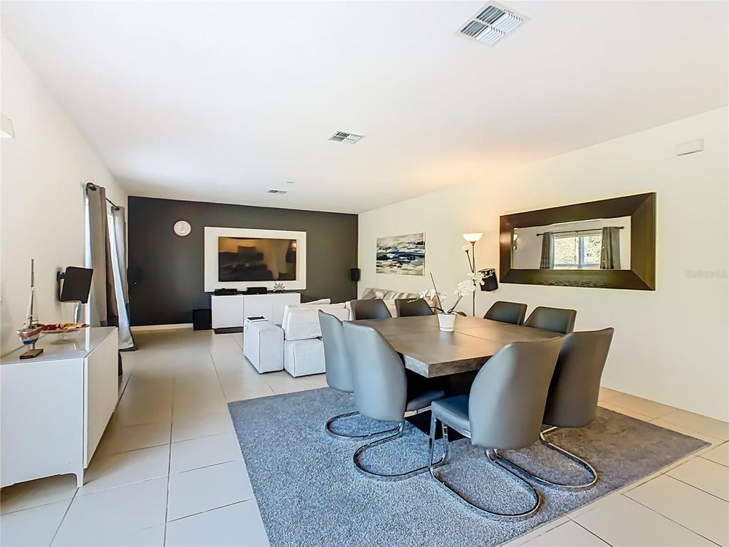 Image 14 of property listing at 4983 LONDON CREEK PLACE, Kissimmee, FL 34758