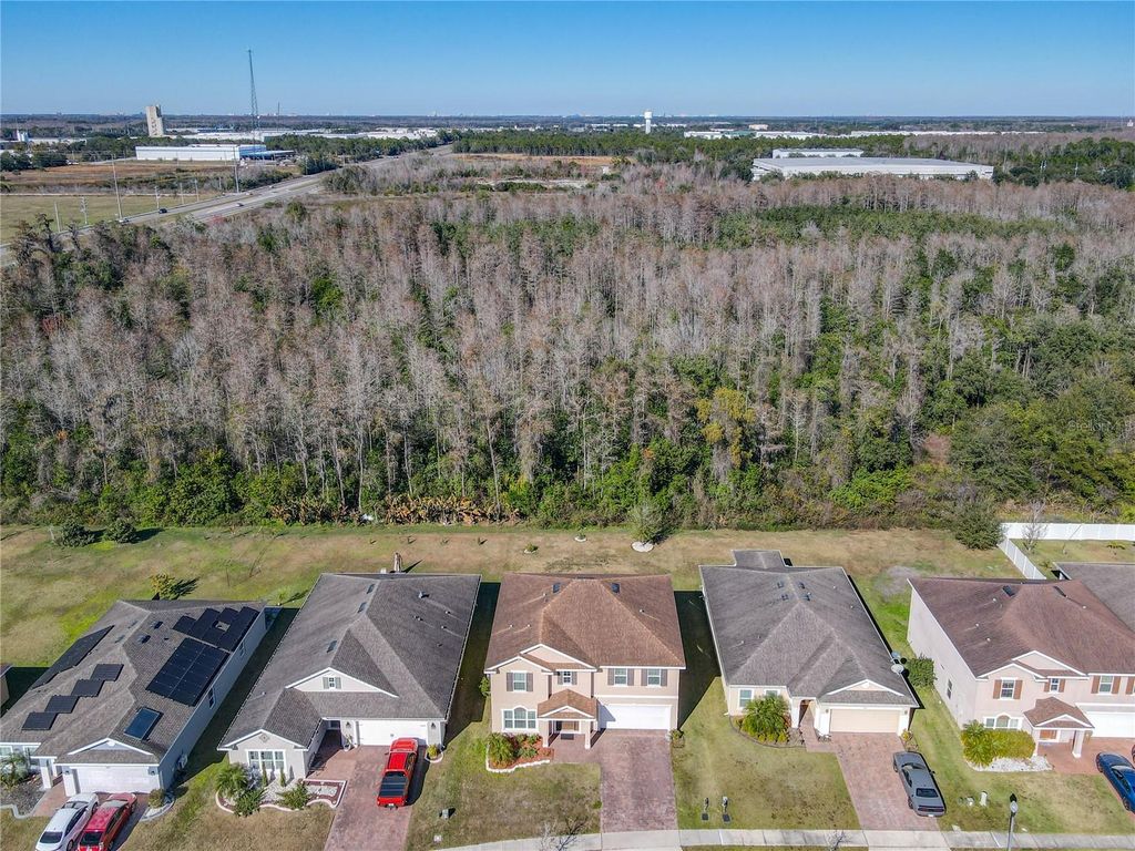 Image 3 of property listing at 4983 LONDON CREEK PLACE, Kissimmee, FL 34758