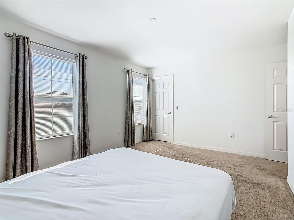 Image 27 of property listing at 4983 LONDON CREEK PLACE, Kissimmee, FL 34758