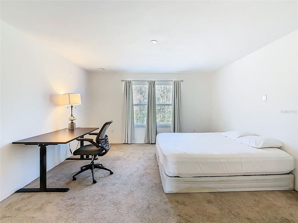 Image 39 of property listing at 4983 LONDON CREEK PLACE, Kissimmee, FL 34758