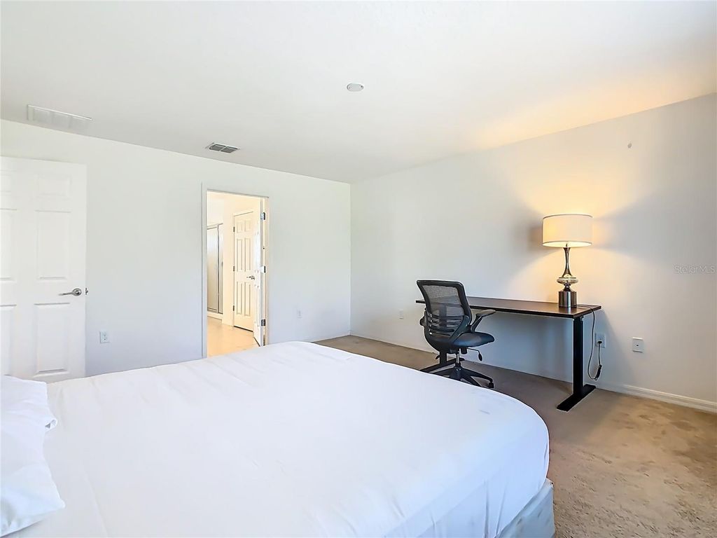 Image 42 of property listing at 4983 LONDON CREEK PLACE, Kissimmee, FL 34758