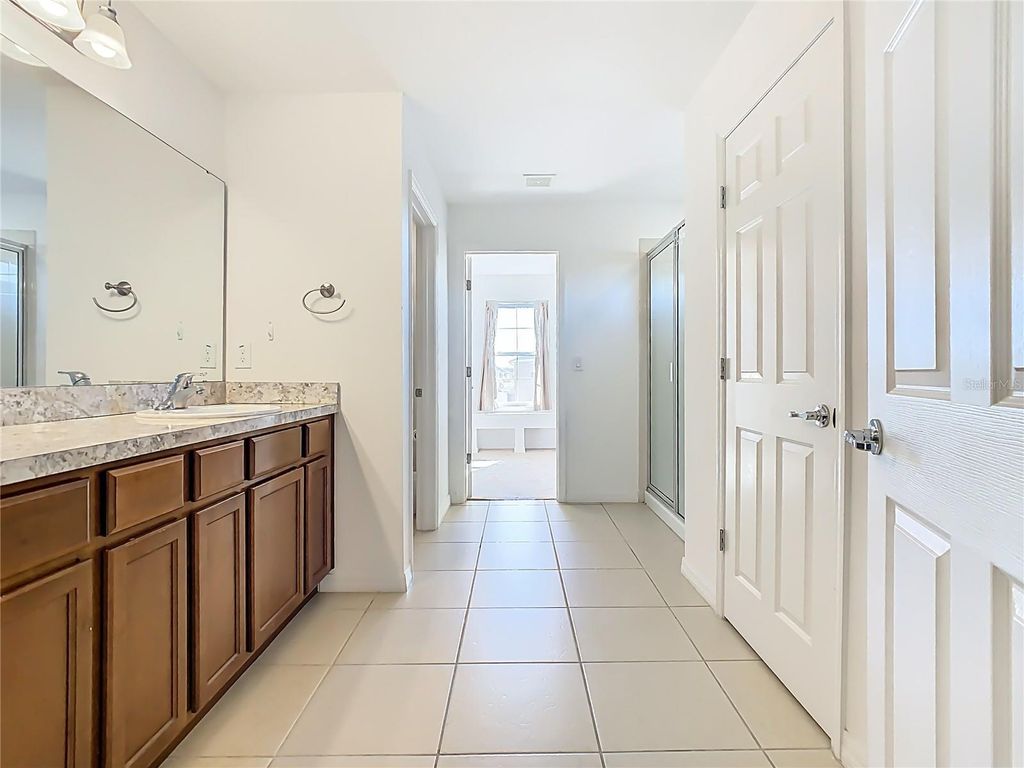 Image 43 of property listing at 4983 LONDON CREEK PLACE, Kissimmee, FL 34758