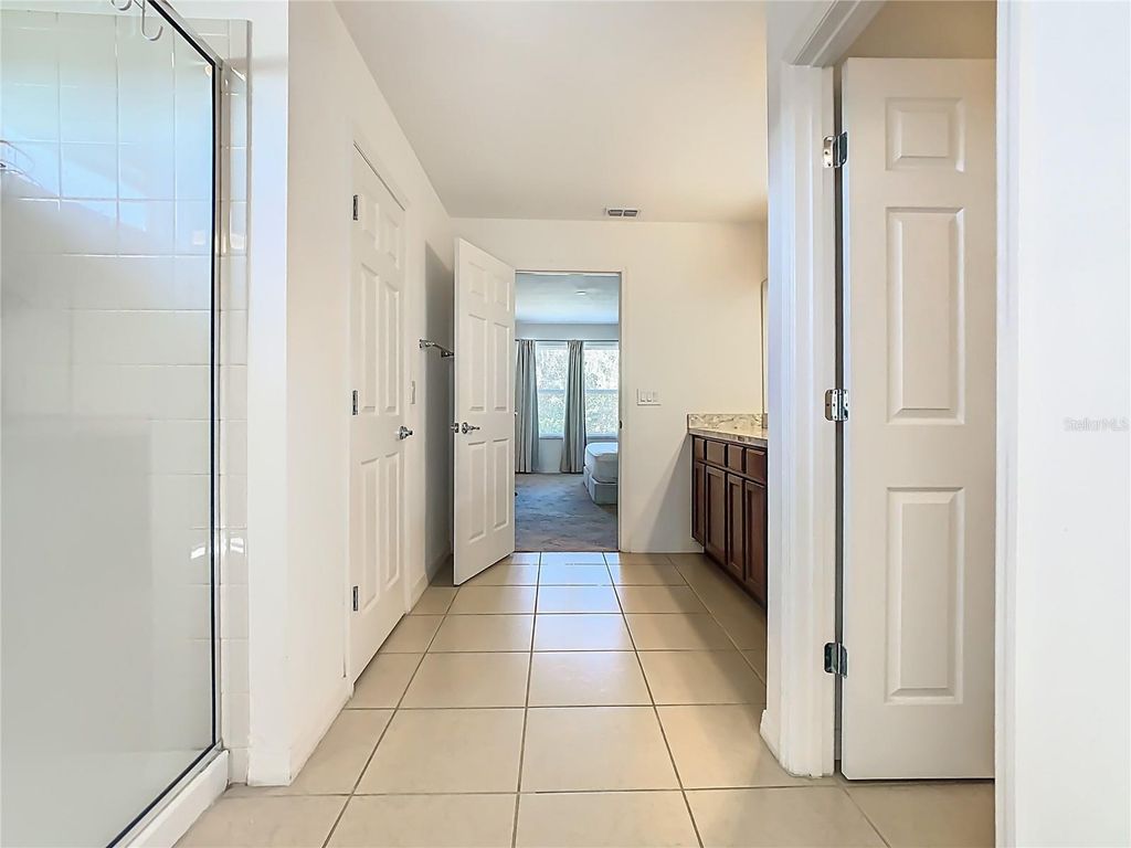 Image 46 of property listing at 4983 LONDON CREEK PLACE, Kissimmee, FL 34758