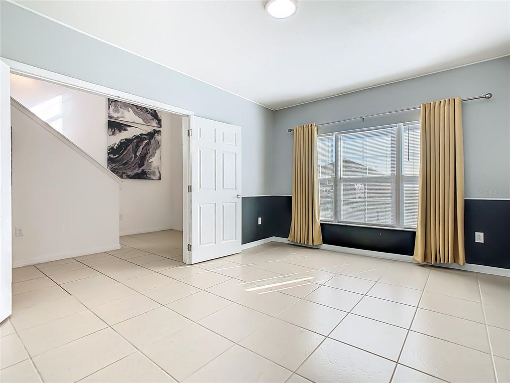 Image 6 of property listing at 4983 LONDON CREEK PLACE, Kissimmee, FL 34758