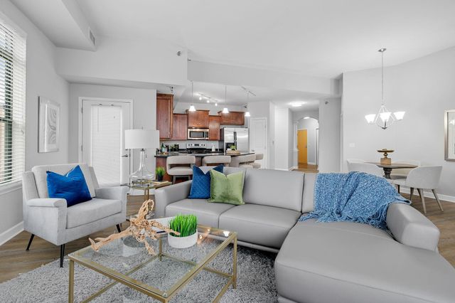 1155 Ford Road 402, Saint Louis Park, MN 55426