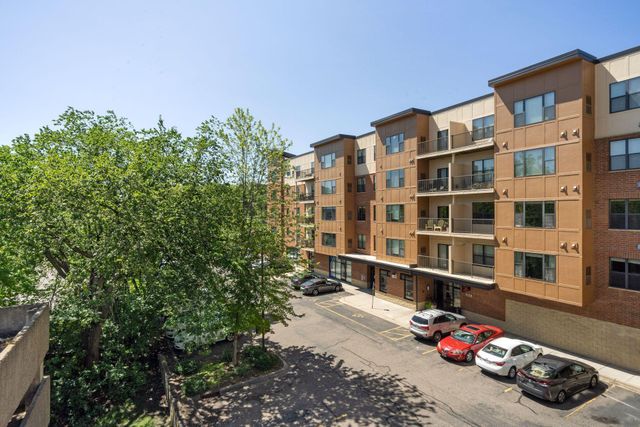 1155 Ford Road 402, Saint Louis Park, MN 55426