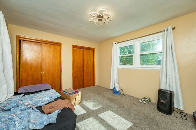 6325 NW 56th Street, Johnston, IA 50131