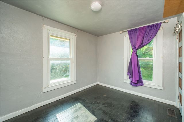6325 NW 56th Street, Johnston, IA 50131