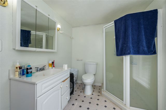 6325 NW 56th Street, Johnston, IA 50131