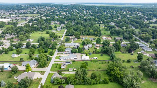 6325 NW 56th Street, Johnston, IA 50131
