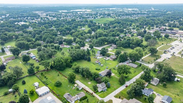 6325 NW 56th Street, Johnston, IA 50131