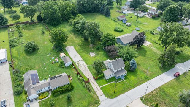 6325 NW 56th Street, Johnston, IA 50131