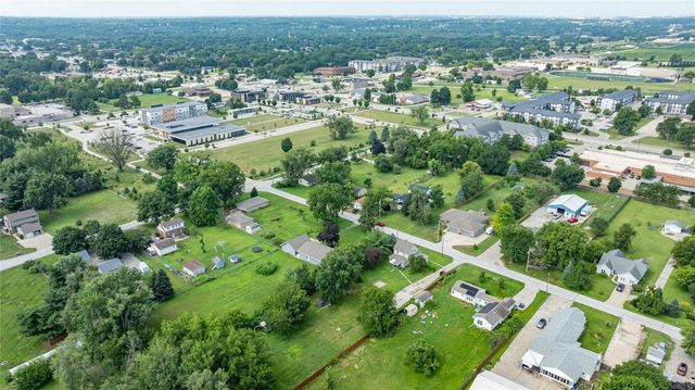 6325 NW 56th Street, Johnston, IA 50131