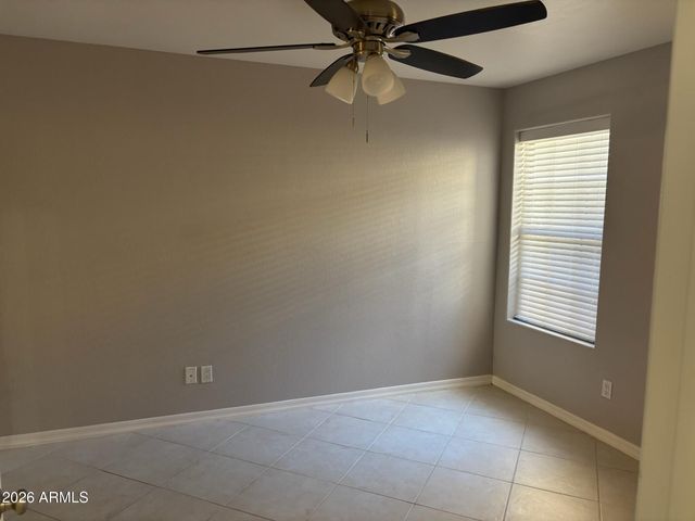 1333 E MORTEN Avenue 124, Phoenix, AZ 85020