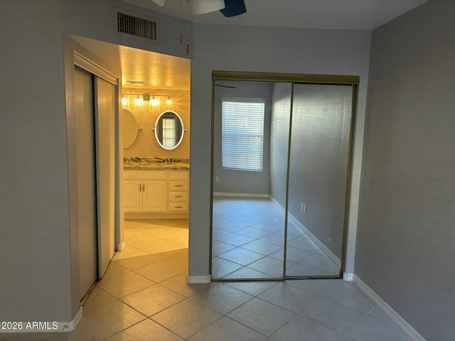 1333 E MORTEN Avenue 124, Phoenix, AZ 85020