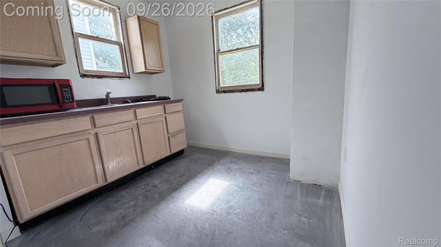 19369 Charest Street, Detroit, MI 48234