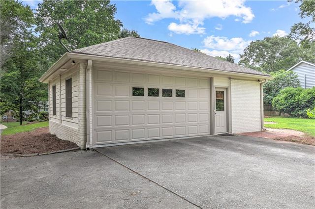 7350 Hunters Branch Drive, Atlanta, GA 30328