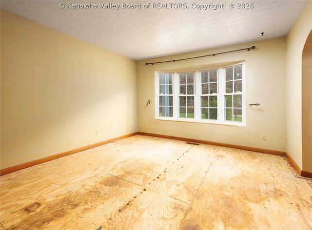 430 FALLS CREEK Road, Tornado, WV 25177