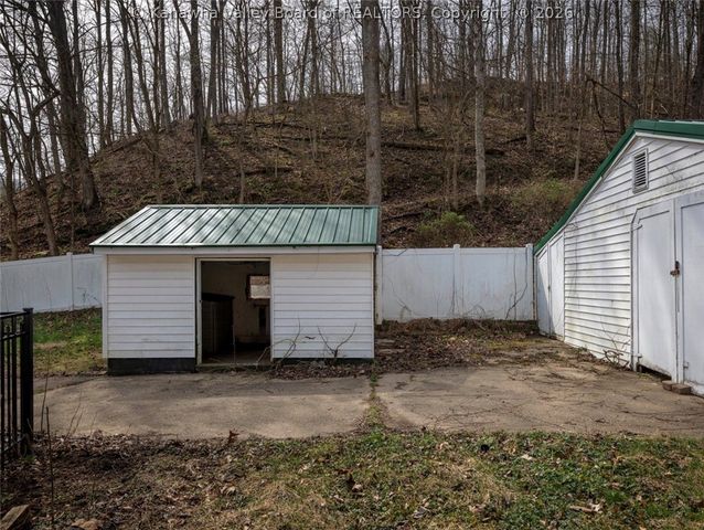 430 FALLS CREEK Road, Tornado, WV 25177