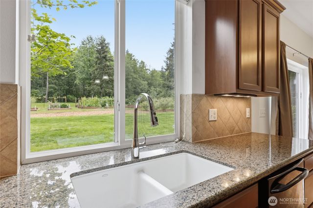 7260 Alpenview Place NW, Seabeck, WA 98380