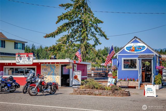 7260 Alpenview Place NW, Seabeck, WA 98380