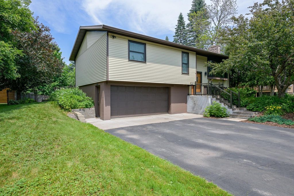 233 Sitka Street, Duluth, MN 55811