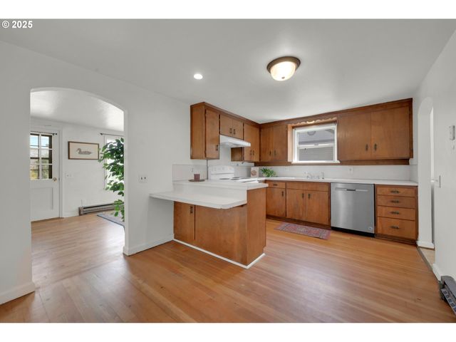 1648 Augusta St, Eugene, OR 97403
