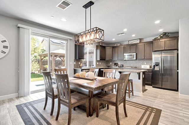1579 Medellin Lane, Clovis, CA 93619