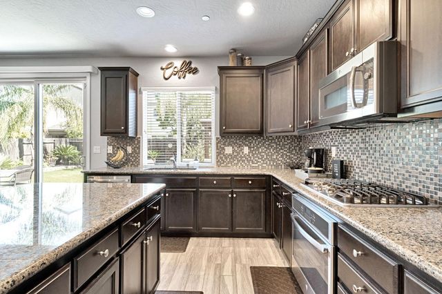 1579 Medellin Lane, Clovis, CA 93619