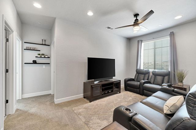 1579 Medellin Lane, Clovis, CA 93619