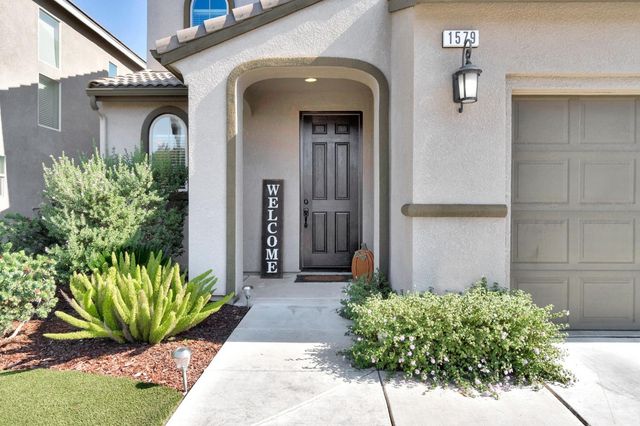 1579 Medellin Lane, Clovis, CA 93619