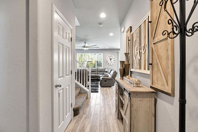 1579 Medellin Lane, Clovis, CA 93619