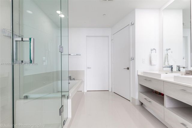 55 SW 9th St PH4603, Miami, FL 33130