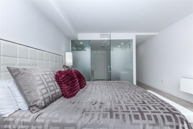 55 SW 9th St PH4603, Miami, FL 33130